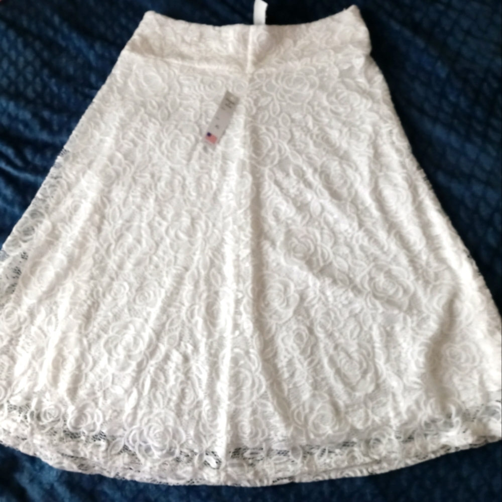 Elizabeth & Nicole Lace Skirt (XL)